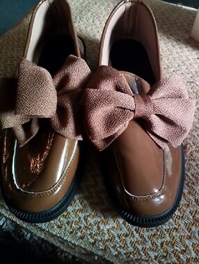Women's Patent Bow Loafers in Brown